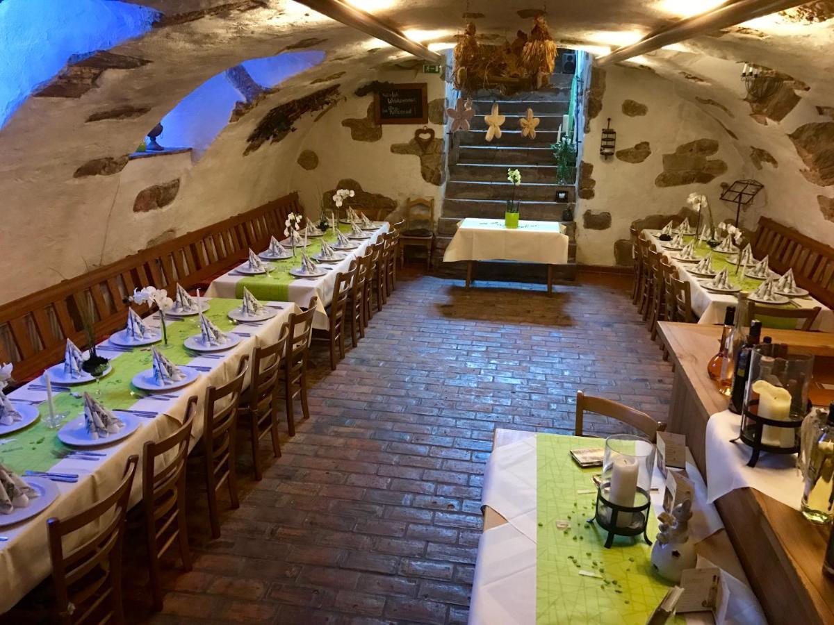 Landgasthaus "Zum Engel" Neuleiningen Luaran gambar