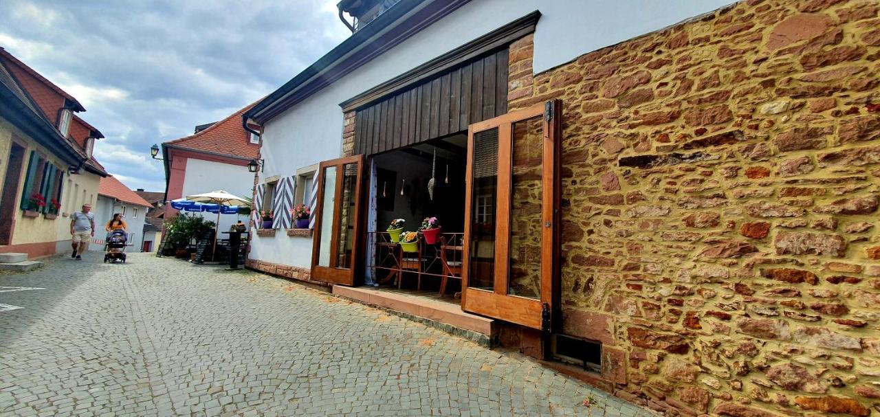 Landgasthaus "Zum Engel" Neuleiningen Luaran gambar